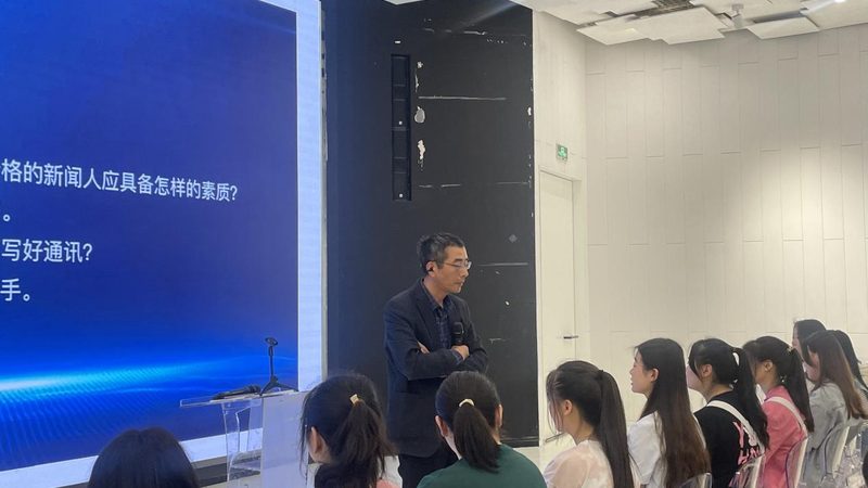短视频时代，如何轻松拍出美食佳肴？**